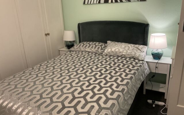 Stunning 4-bed House in Rochester