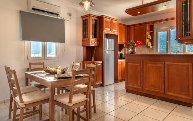 Eleni's Seaview House