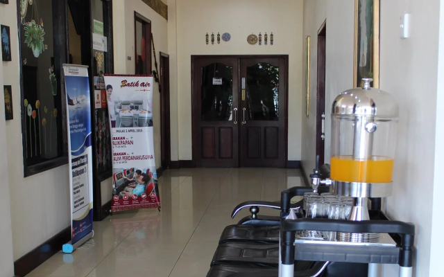 Hotel Dynasty