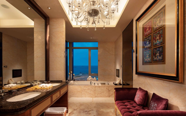 Hilton Dalian