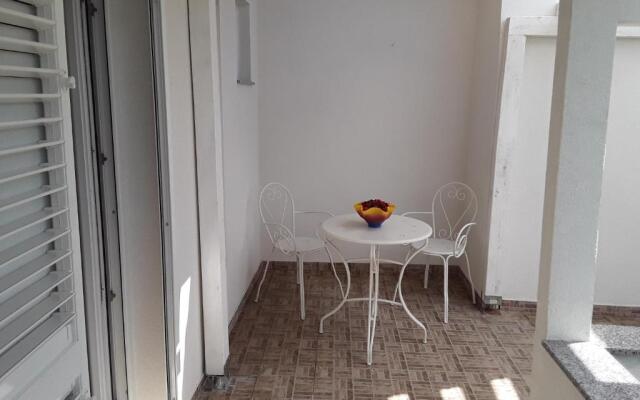 BenJak Apartments