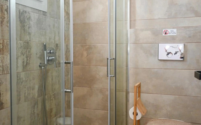 Hotel Glaronissia Rooms & Suites
