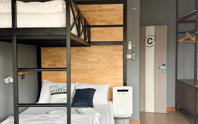 Ray Coffee Bar & Hostel - Adults Only