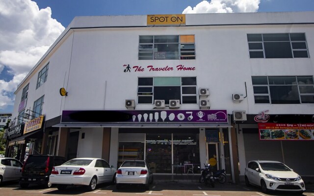 The Traveler Home by OYO Rooms