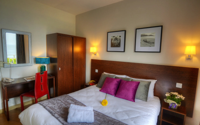 Carlton Hotel