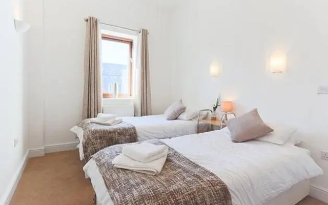 Tidemill House Apartment
