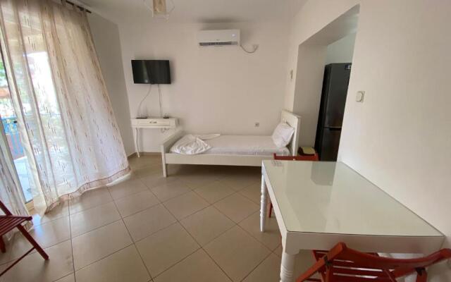 88 Apartment Himare