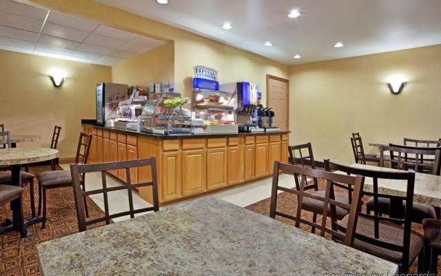 Comfort Inn & Suites Columbus East