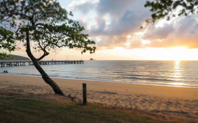 Cairns Beaches Flashpackers