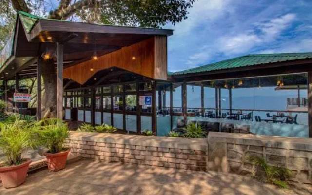 Rainforest Restaurant & Villa's