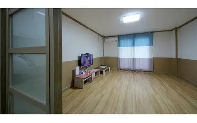 Suncheon Suncheon Bay Deulmaru Pension (Group Room)