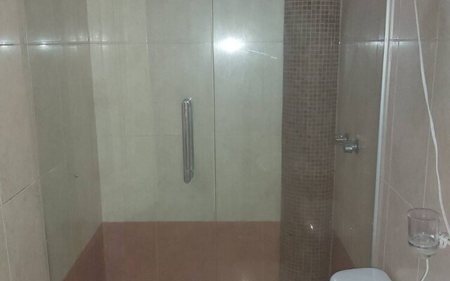 Nicolas Place B12 -beautiful Studio Apartment Excellent Location