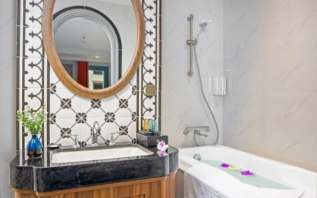Pavillon Boutique Hotel & Apartment Nha Trang