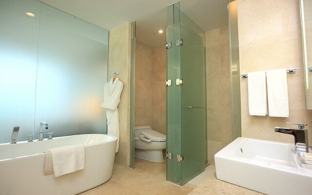 High1 Grand Hotel Convention Tower