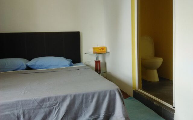 Moon Eleven Hostel Airport Transit - KLIA