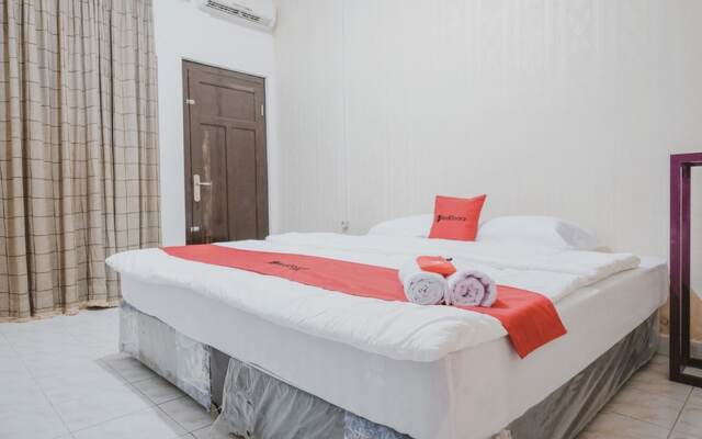 RedDoorz Syariah near Mall Boemi Kedaton Lampung