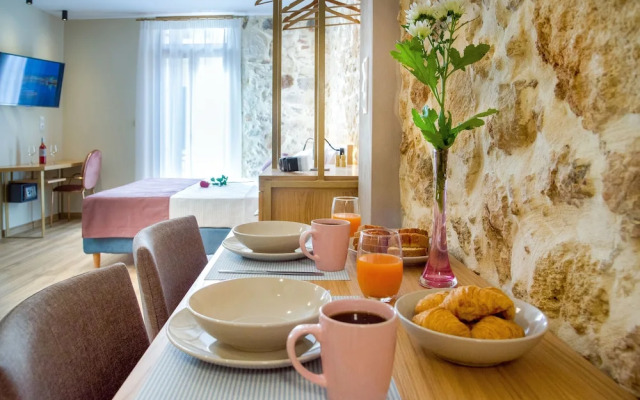 Elma Suites