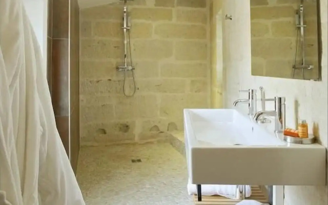 La Maison Rouge D'uzes