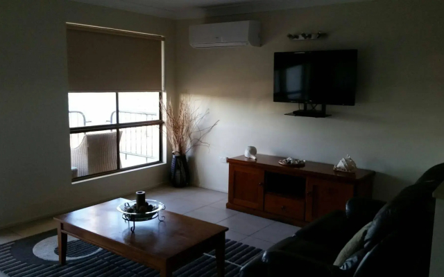 Lamor Apartments