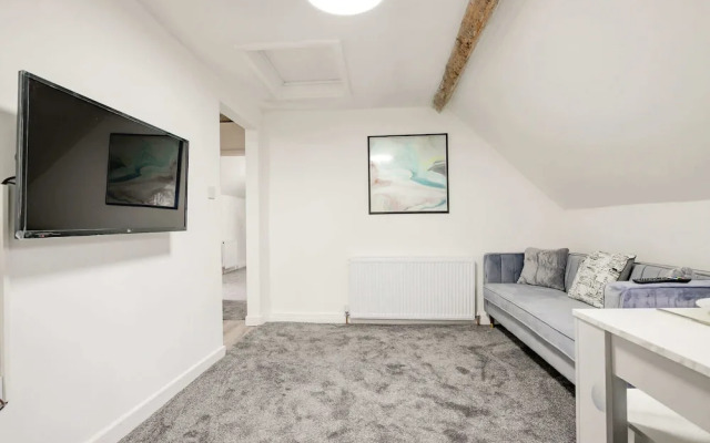 Host Stay New Street Dwelling