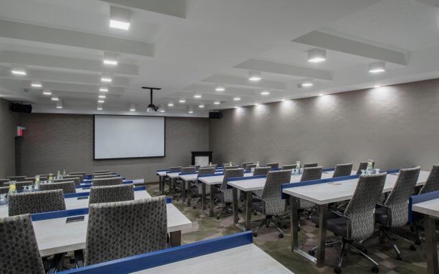 Holiday Inn Winnipeg South by IHG