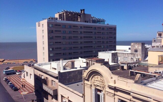 Circus Hostel&Hotel Montevideo