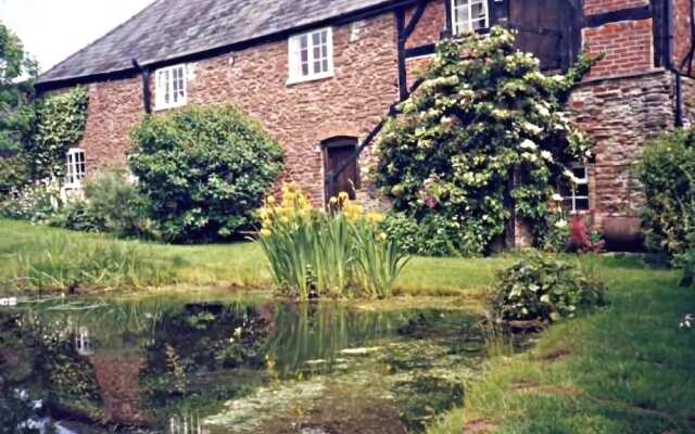 Lower Bache House