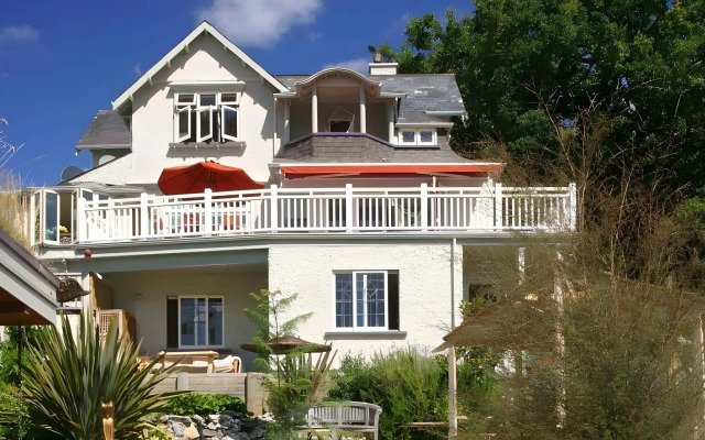 Joya Garden & Villa Studios