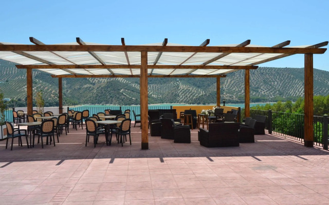 Hotel Caserio de Iznajar