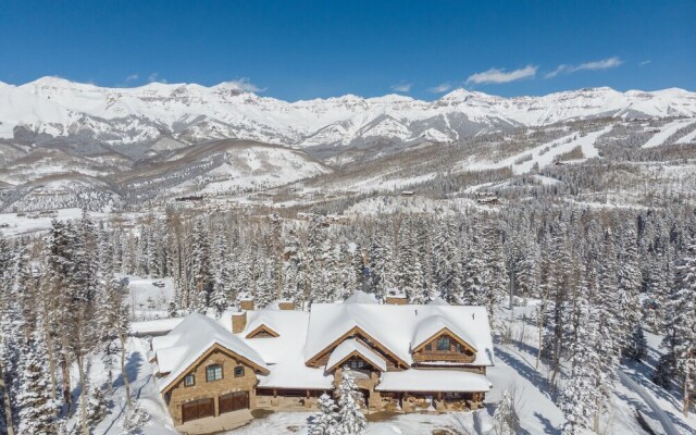 Hilltop Hideaway by Exceptional Stays