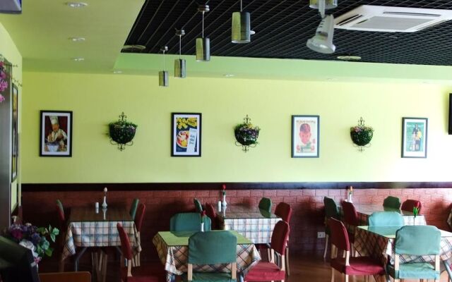 Home Inn (Jiangyin Middle Chengjiang Road)