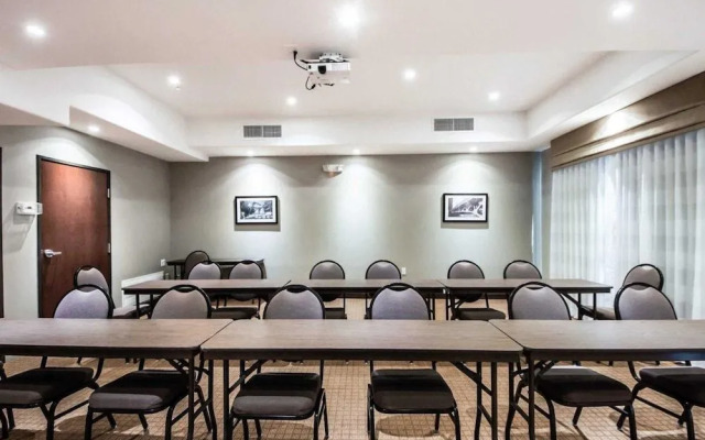 Sleep Inn & Suites Hennessey North