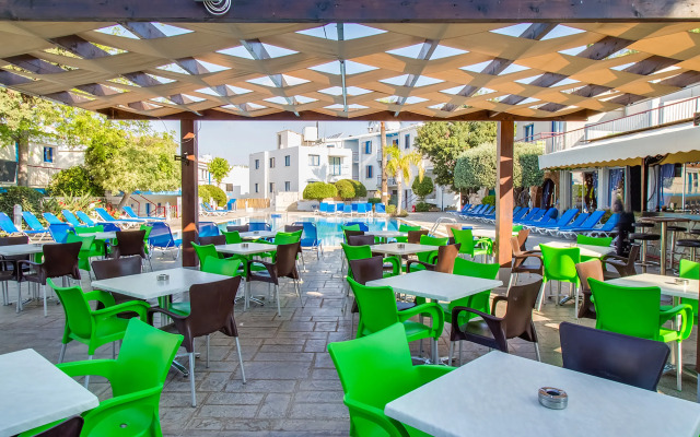 Green Bungalows Hotel Apartments
