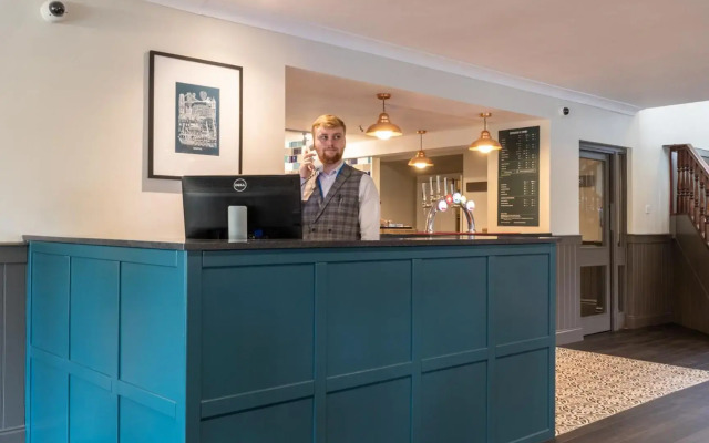 Almondsbury Inn & Lounge