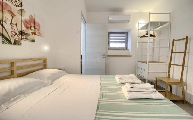 Apt B - Beach View Villa Controvento