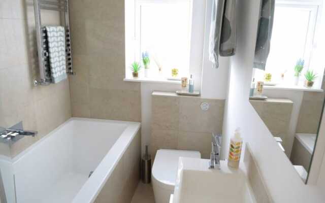 Decorated 1 Bedroom Flat In Wimbledon