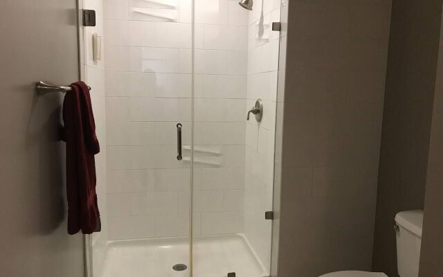 Pleasant  2Br Apartment | Great Value Downtown