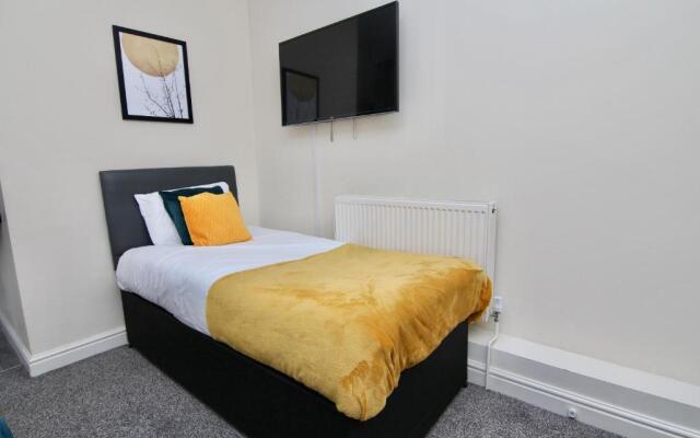 Cute Studio 4 mins Walk To Planet Ice, Sleeps 3