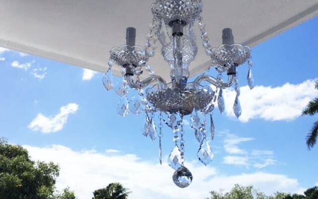 Edificio Chandelier