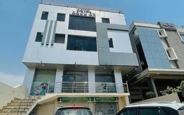 OYO Flagship 70205 Hotel Rock On