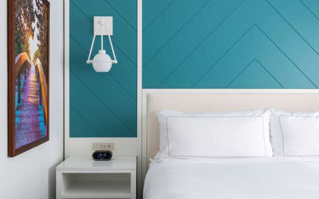 DoubleTree Suites by Hilton Naples