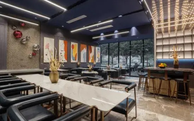 club theme hotel