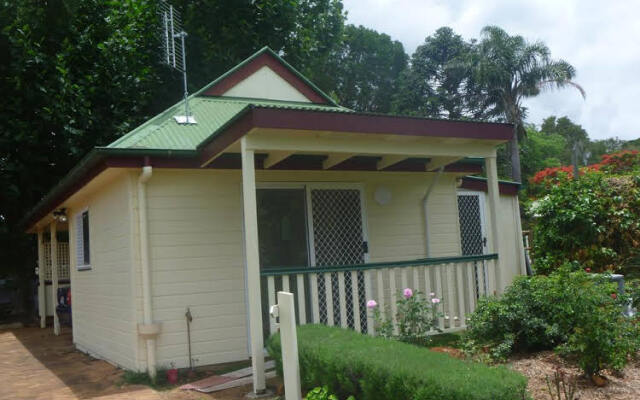 Rosevillehouse Bed & Breakfast