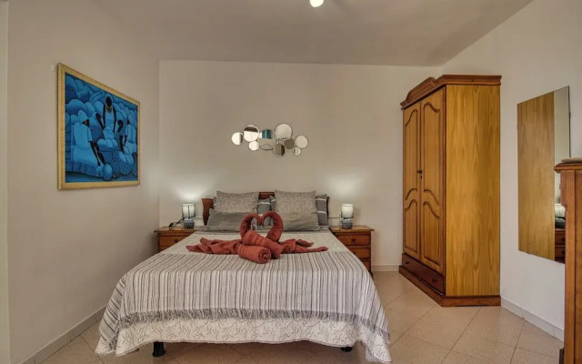 Lovely 2-bed Apartment & Jacuzzi Terrace & Pool