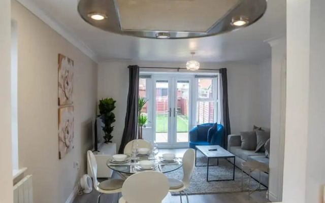 Host Stay Oriel Close