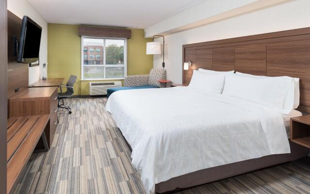 Holiday Inn Express & Suites Milton, an IHG Hotel