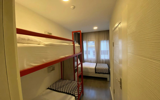 Piano Hotel
