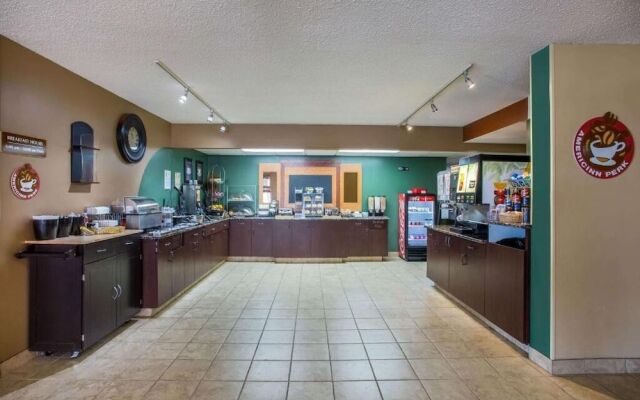Riverfront Hotel