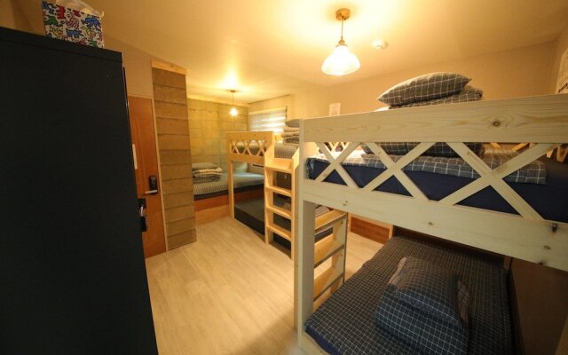 Stitches House - Hostel