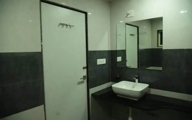 Hotel  Savera Palace